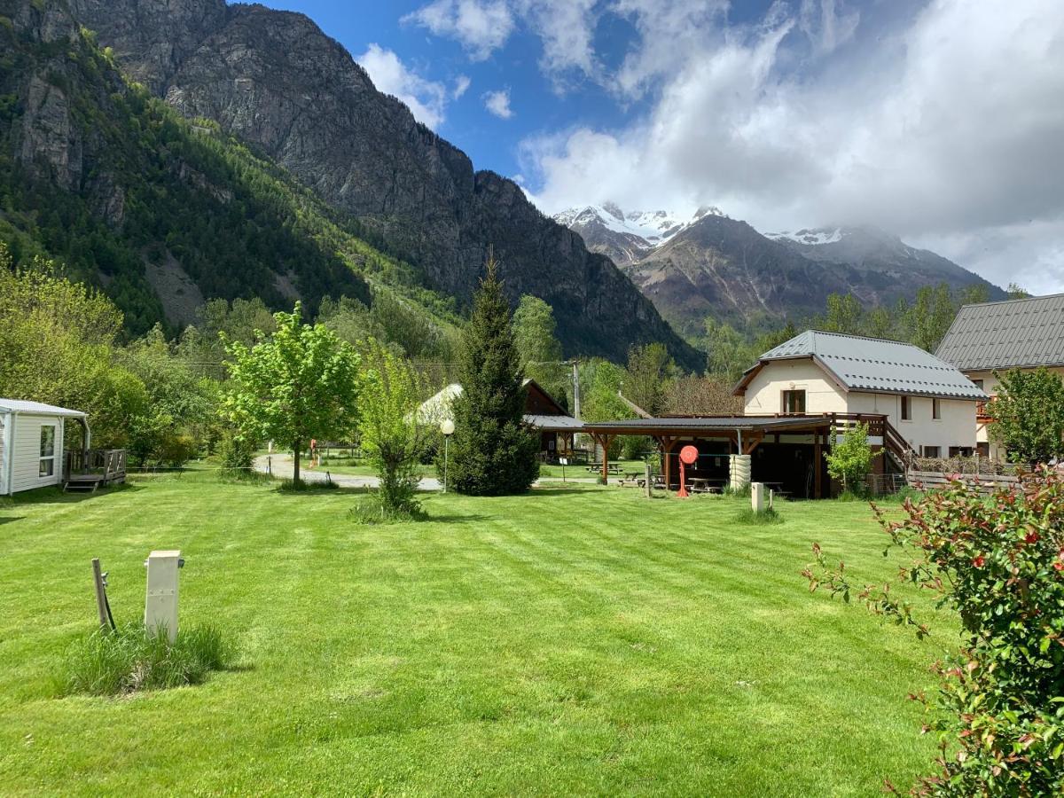Ferme Noemie Villa Le Bourg-dʼOisans Eksteriør billede